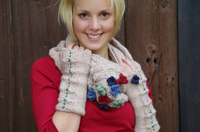 Tromsoe- double cowl with fingerless gloves