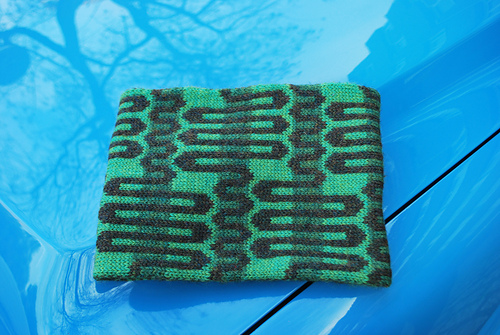 Ravelry: Soundwave Static Cowl pattern by Fabienne Gassmann