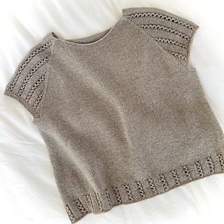 Tee showing both options for the cap sleeve finishes  - ribbed and I-cord