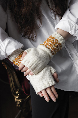 Gullregn - fingerless mittens photo 3