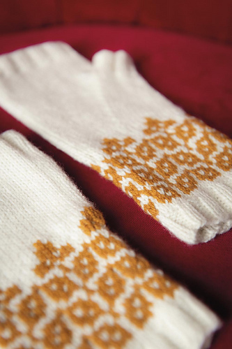 Gullregn - fingerless mittens photo 10