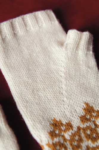 Gullregn - fingerless mittens photo 5