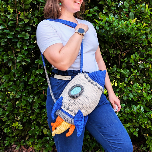 Rocket Patterns Ravelry: Rocket Ship Purse and Plushie pattern by CrochetInTheSunshine