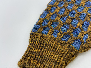 Ravelry: Tide Pool Mitts pattern by Jackie Flye