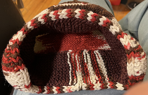 2024-02-06 photo of intarsia-ed interior of headband.