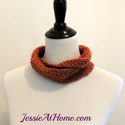 Linen Stitch Mobius Cowl photo 2