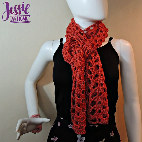 Trellis Scarf photo 1