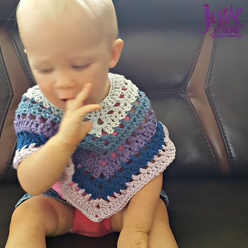 Evie Poncho photo 5