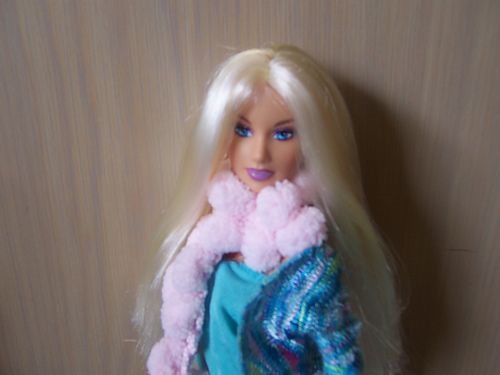 EASY crochet Barbie/Teen Trend Snowball Scarf photo 1