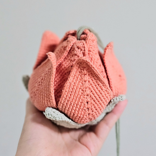 Lotus Pouch