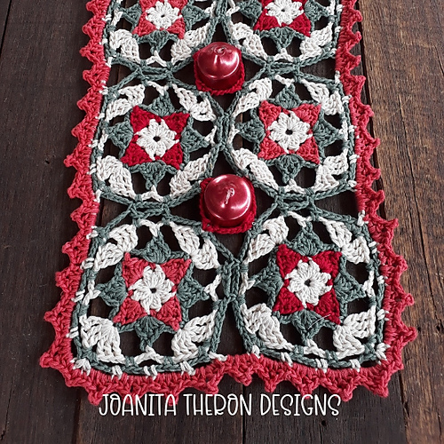 Yuletide Star Table Runner photo 1