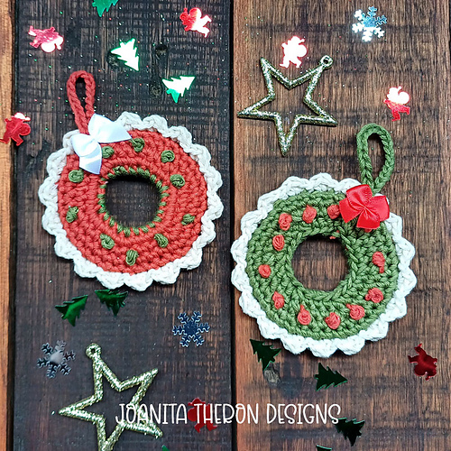 Christmas Tree Wreath Ornament photo 1