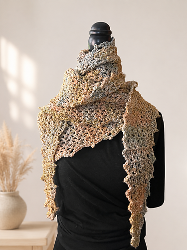 Knight Point Scarf