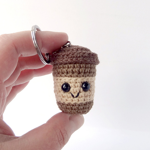 Kaffekopp nøkkelringen - Yuliia Matiienko