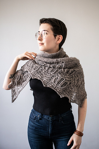 Bat Flowers Shawl photo 3