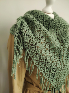 Milady shawl knitted by Julita Janicka