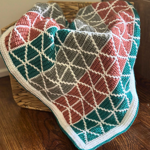 Mosaikk Triangles Baby Blanket - Juniper & Oakes