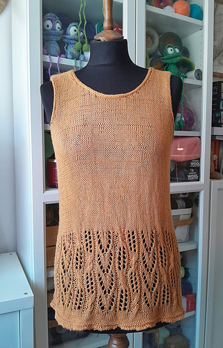 Włóczka: Concept Cotton- Alpaca.
Druty: 4 i 3 mm.
Zużycie: 525m.