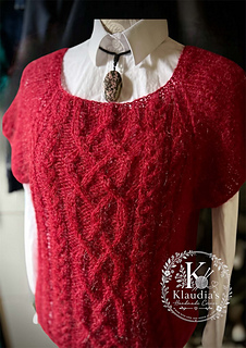 Rozmiar: L.
Włóczka: Moher od Yarn Shop by Stay Alive.
Skład: Wool 4%, Moher 30%, Acrylic 36% i Nylon 30%.
Zużycie: 91g.