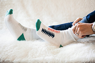 Ravelry: Flying Geese Socks pattern by Trelly Hernández