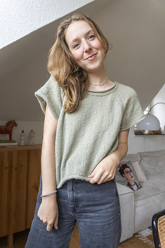Community KAL Pullover photo 1