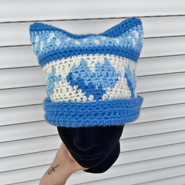 Frosted Hearts Cat Beanie