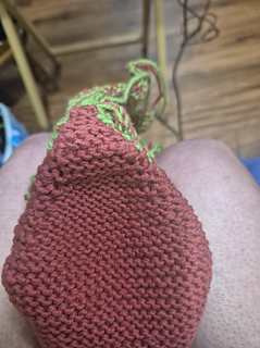 The gusset of this pattern is difficult and the instruction not too good
I tried to show what to do