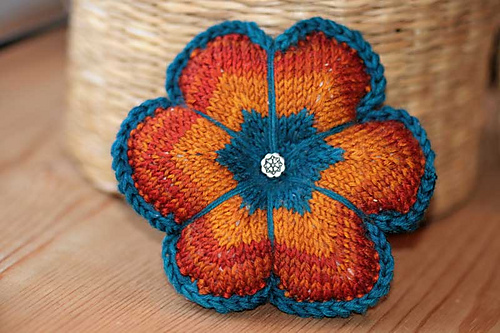 Blumenkissen - flower cushion photo 1