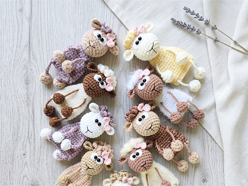Little Sheep keyring, brooch or small toy
