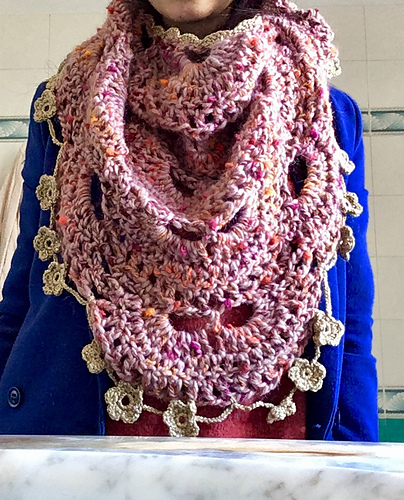 Virus Shawl Flower Edge photo 1