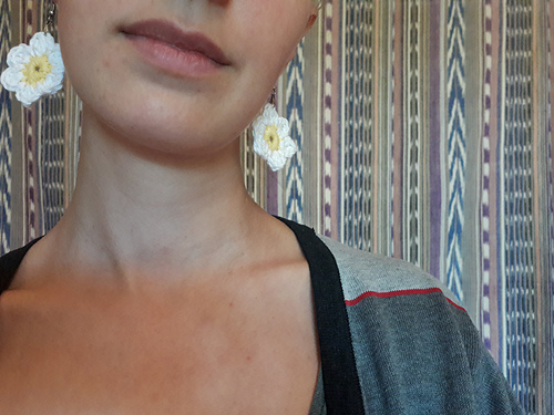 simple daisy (earrings)