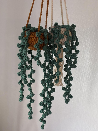 Mini hanging string of pearls