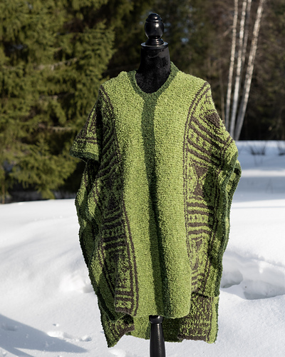 Brunos poncho - Amanda Karlsson