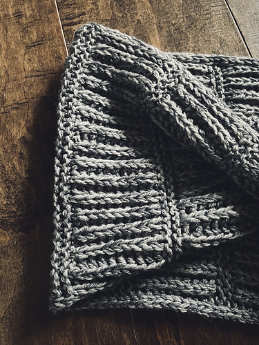 Garter-Fisk Cowl - Kendra Elaine