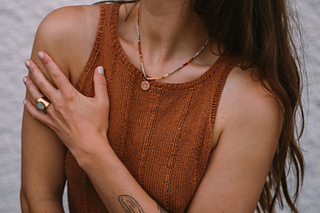 Knittingforolive pure Silk in copper Rückenteil vorne getragen