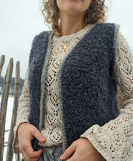 Dark grey col 590 und Lettlopi in einem hellen Grau