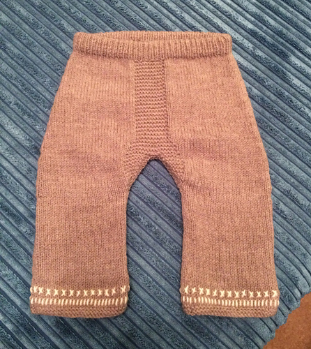 690 Brassière, Pantalon, Bonnet et Chaussons photo 6
