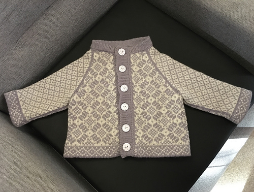 376-13 Kongsemne Genser - byKnit2911