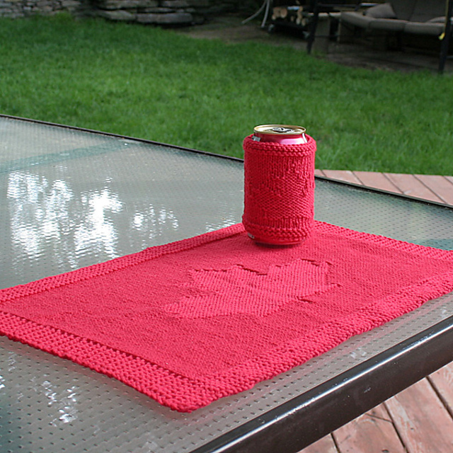 Ravelry Canada Day placemat and can cozy pattern by Knitca