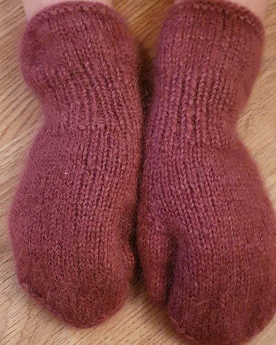 Tovede restegarnsvotter - Malin Karlsen