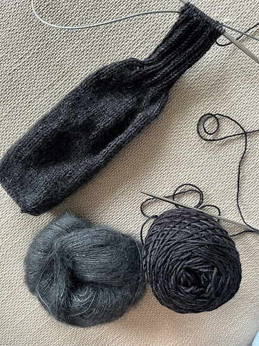 Chiro fingerless mittens photo 6