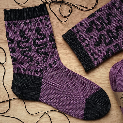 Serpents Spell Socks