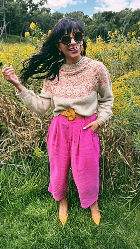 Reshma is wearing a size 1 in Hello Lavender yarn