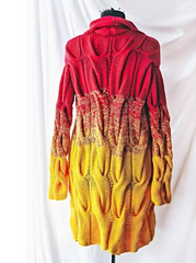 Front view of the finished oversized pleated cardigan – cozy, modern, and stylish