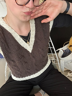 size: 1
Yarn: Drops karisma