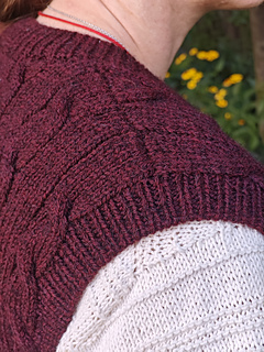 size: 3
yarn: Woolyknit merino 4ply held double