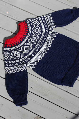 Marius med rundfelling for barn - Knittingluna