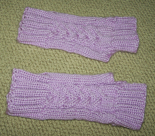 2010-11 Cabled Fingerless Gloves photo 4