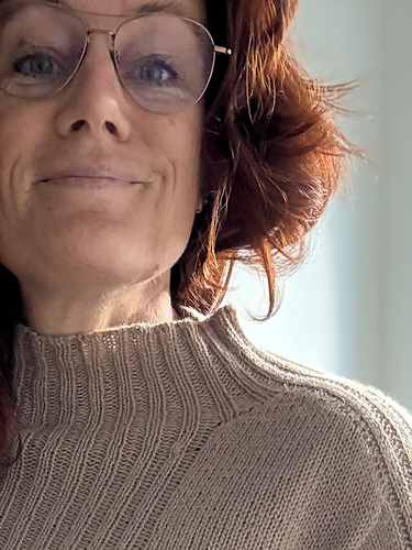 Vertical Vibe Genser - Knit Your Vibe