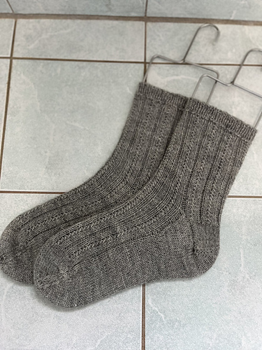 Enkle Skyp Sokker - byKnorthernKnittr